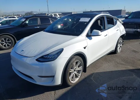 2022 Tesla Model Y Long Range Dual Motor All-Wheel Drive from USA, damaged, VIN 7SAYGDEE2NF450206